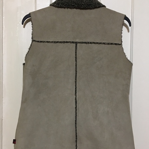 Woolrich Women’s Vest Size M Faux Suede Sherpa Lined Zip Front Pockets - Picture 10 of 16